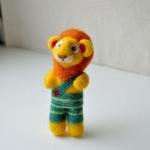 Lion Needle Felted In Green Striped Shorts